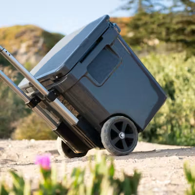 YETI ROADIE 48 WHEELED by YETI