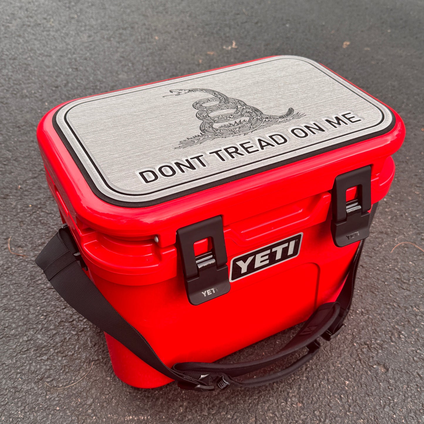 "DON'T TREAD ON ME." - Cooler Topper